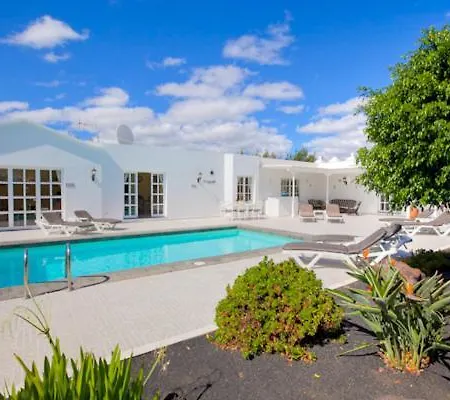 Casa Los Mojones Tres - 4 Bedroom Family - Great Pool Area - Perfect For Families